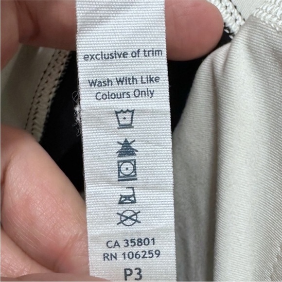 Lululemon:Run Ice Queen Pants
Flare Cut - Picture 9 of 15